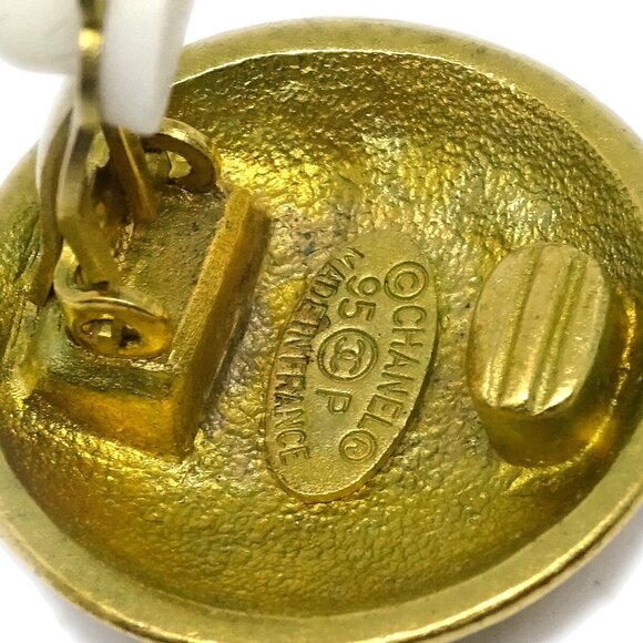 Chanel Button Earrings Clip-On Gold - Picture 4 of 4